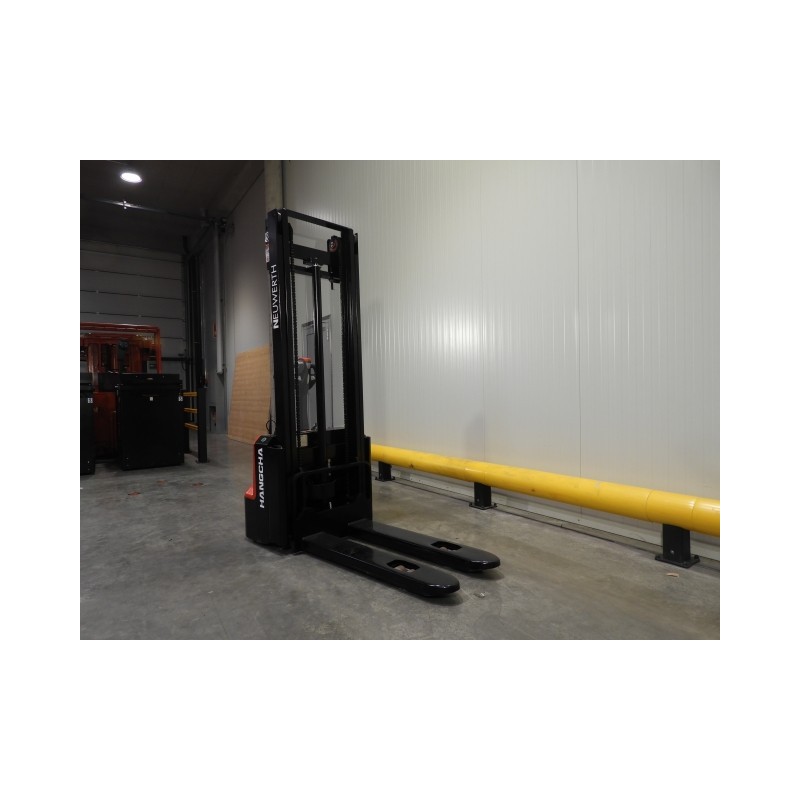 NEUWERTH Logistics SA - Hangcha - CDD12-AMC1-L - Gerbeur électrique NEUWERTH Logistics SA - Hangcha - CDD12-AMC1-L - Gerbeur électrique