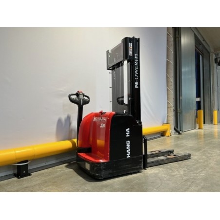 NEUWERTH Logistics SA - Hangcha - CDD20-AC2 - Gerbeur électrique NEUWERTH Logistics SA - Hangcha - CDD20-AC2 - Gerbeur électrique