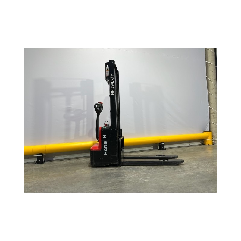 NEUWERTH Logistics SA - Hangcha - CDD12-AMC1-L - Gerbeur électrique NEUWERTH Logistics SA - Hangcha - CDD12-AMC1-L - Gerbeur électrique