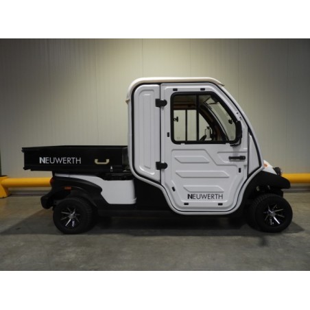 NEUWERTH Logistics SA - Neslift - NESCAR - Tracteur électrique