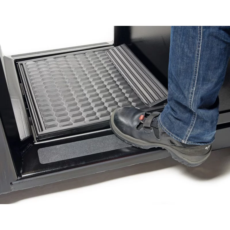 NEUWERTH Logistics SA - Mitsubishi Forklift Trucks - VELiA ES - OPB20-25N2 - Kommissionierer NEUWERTH Logistics SA - Mitsubishi Forklift Trucks - VELiA ES - OPB20-25N2 - Kommissionierer