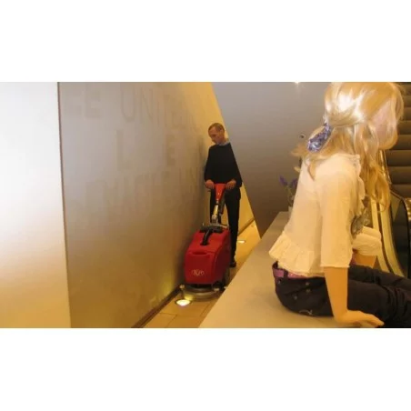 NEUWERTH Logistics SA - RCM - RCM Bis - Autolaveuse