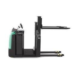 NEUWERTH Logistics SA - Mitsubishi Forklift Trucks - VELiA ES - OPB12N2F/FP - Commissionatore 2