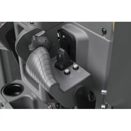 NEUWERTH Logistics SA - Mitsubishi Forklift Trucks - VELiA EM - OPBL10P - Kommissionierer NEUWERTH Logistics SA - Mitsubishi Forklift Trucks - VELiA EM - OPBL10P - Kommissionierer