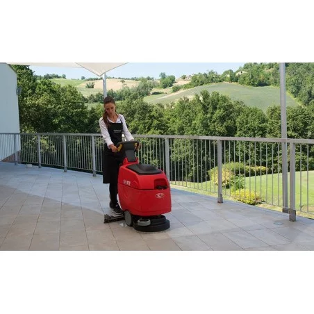 NEUWERTH Logistics SA - RCM - RCM Byte I - Kehrsaugmaschine NEUWERTH Logistics SA - RCM - RCM Byte I - Kehrsaugmaschine